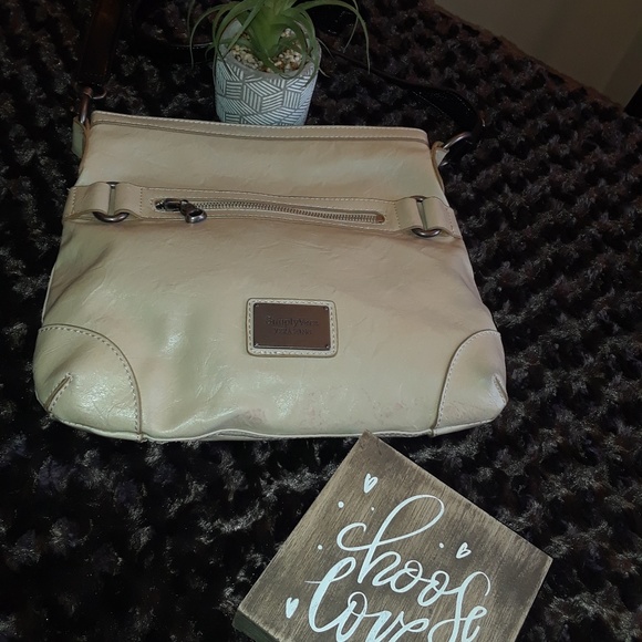 SimplyVera Vera Wang Medium Size Crossbody- NWOT - Picture 2 of 2